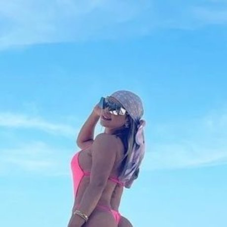 Deolane Bezerra beau modèle img