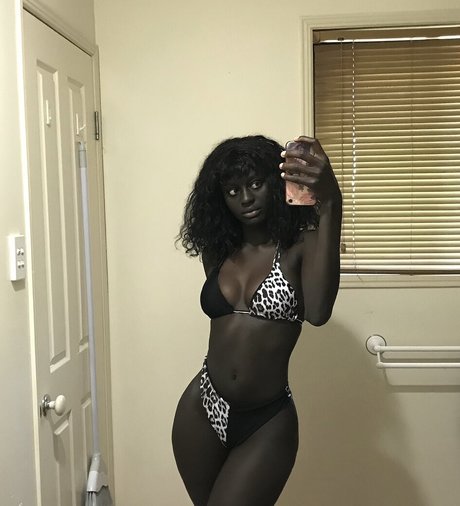 ébène maigre onlyfans chaud adulte collection