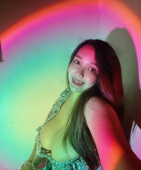 Yes Give star érotique image