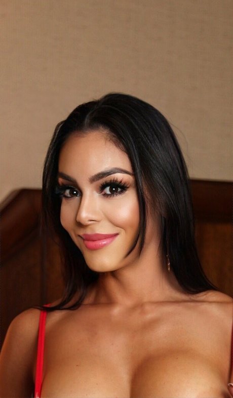 Nitu Sharma étoile magnifique photos