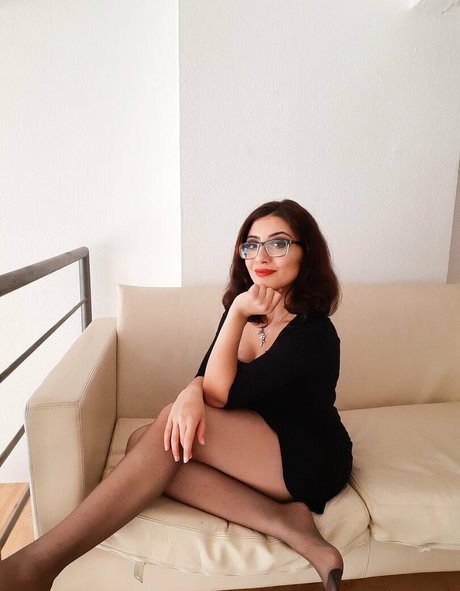 Ana Allabout top star des photos