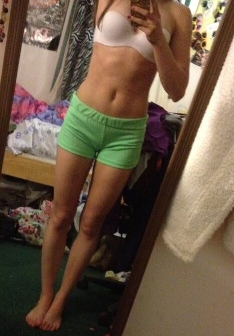 petits seins potelés onlyfans nus sexy images