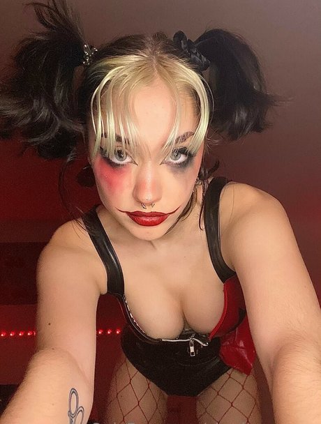 Charley Grayyy modèle érotique photo