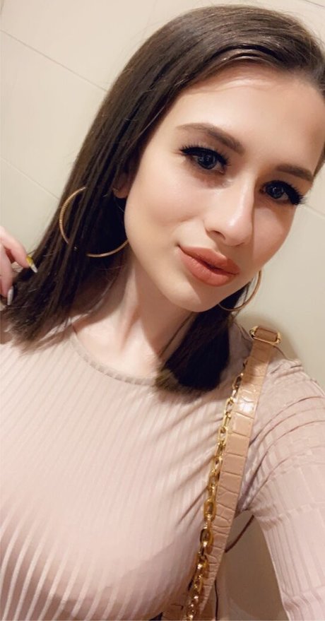 Chloe Carter star du porno nue img