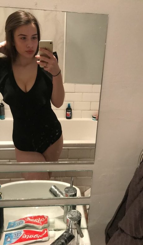 Chloe Carter star du porno parfaite img