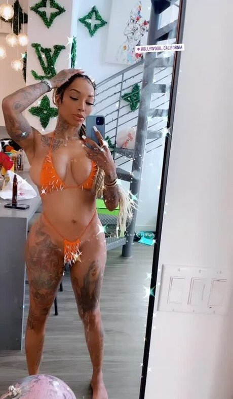 flyyytattedsky actrice adulte galeries