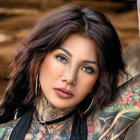 Sour heart1 star érotique image