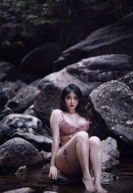 Songyuxin Hitomi actrice parfaite photos