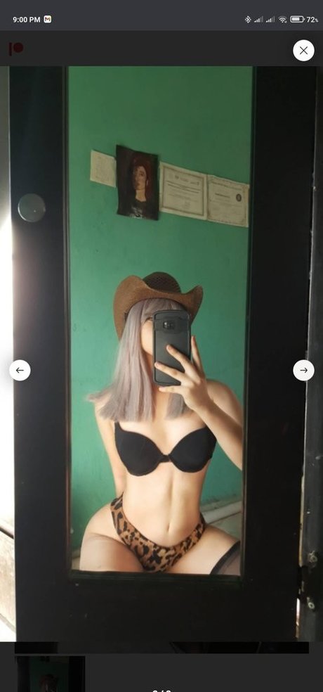 Ivon Gallardo modèle de haute qualité images