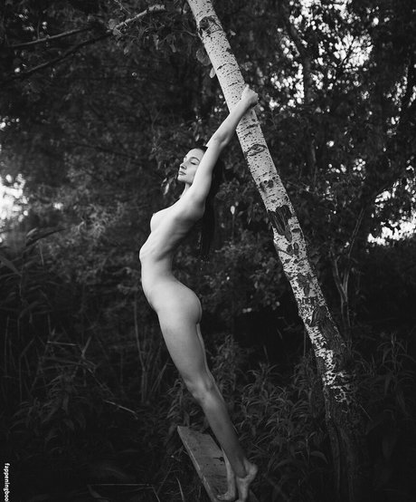 Anastasiia Zaharenko modèle parfait images