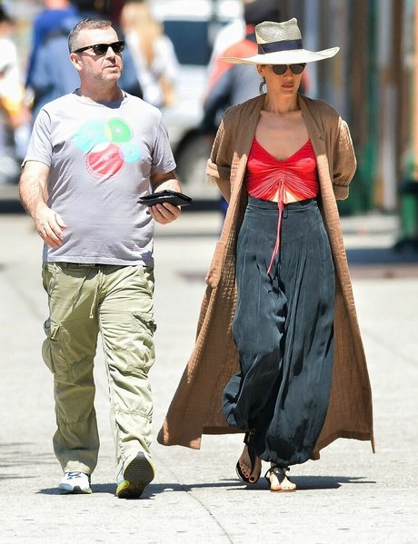 Maggie Q star du porno gratuite images