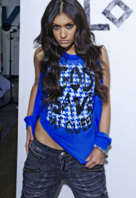 Janina Gavankar art modèle galeries