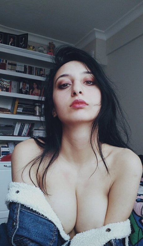 Kizillolita étoile des photos