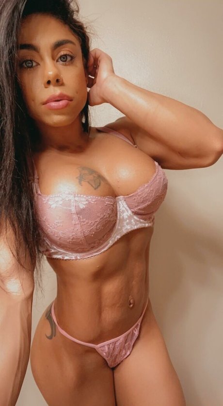 Yanet star du porno en haute qualité images