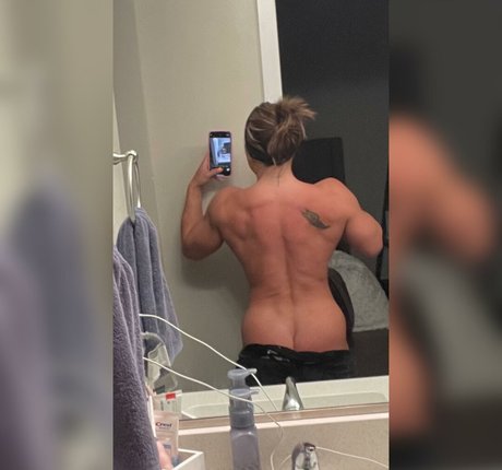 Tay Bae actrice sexy image