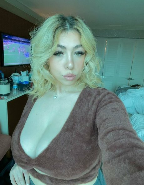 brittnboujeee mannequin images