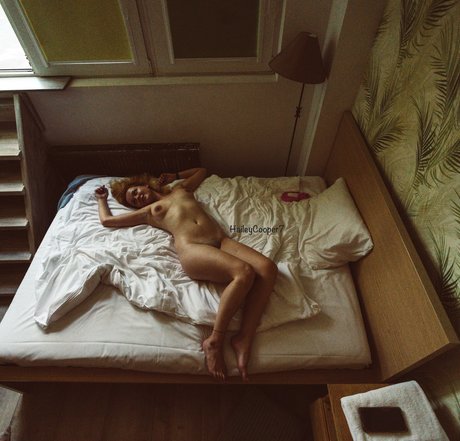 Hailey Cooper étoile érotique collection