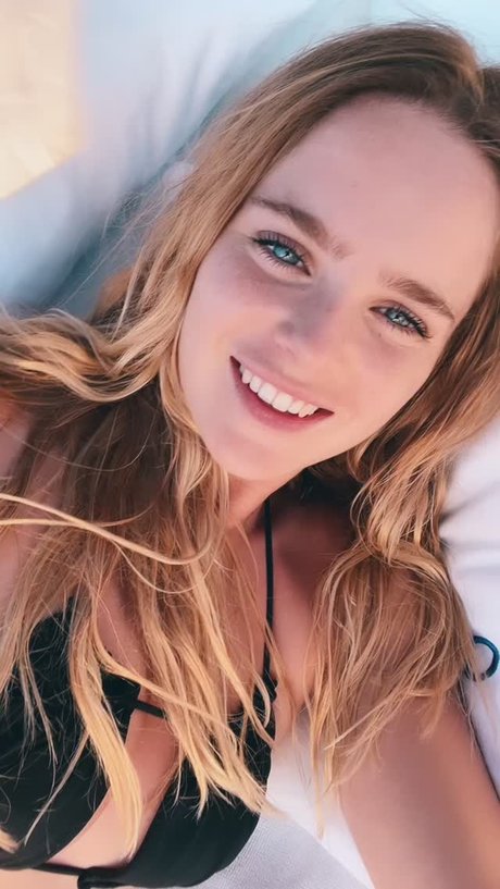 Inna Moll étoile hd des photos