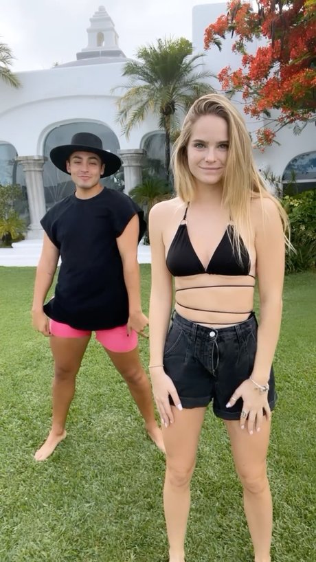 Inna Moll étoile exclusive images