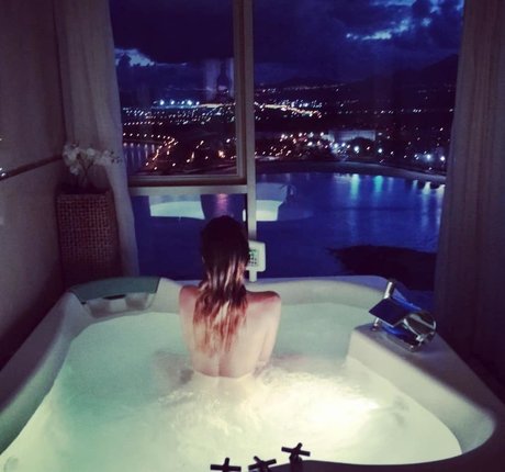 Iamcristinini actrice de nus des photos