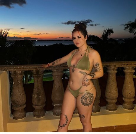 Riarna Saye Coventry star du porno xxx archive