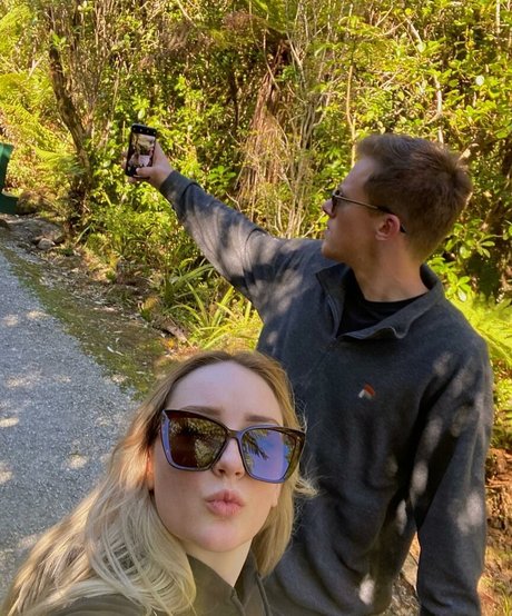 Ruby Pearl Esler étoile exclusive photos