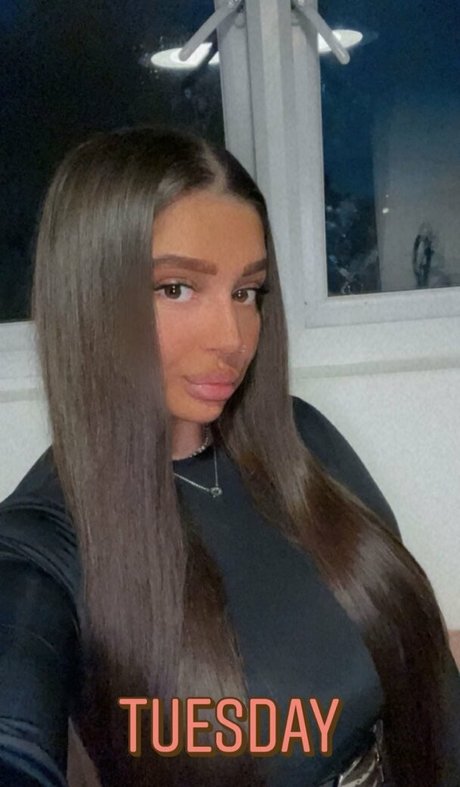 naughtybabeoxo star du porno galeries