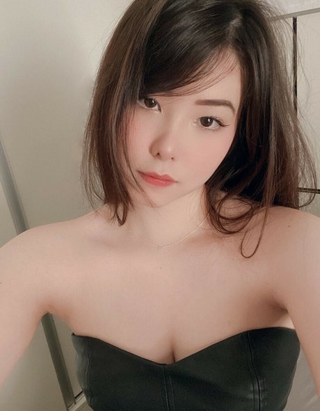 Julia Nakamura actrice de grande qualité des photos