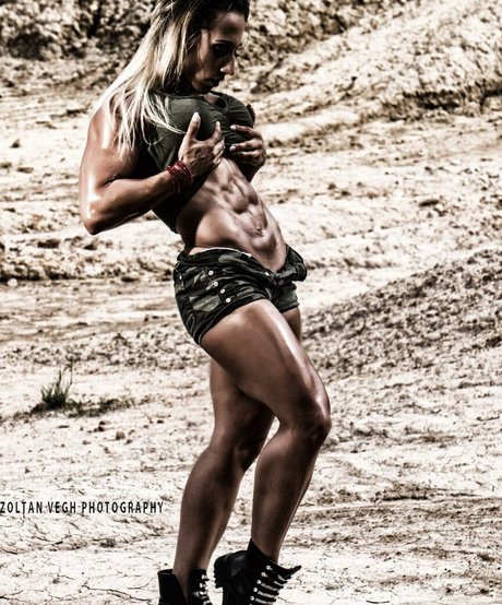 Reni Gendur jolie actrice img