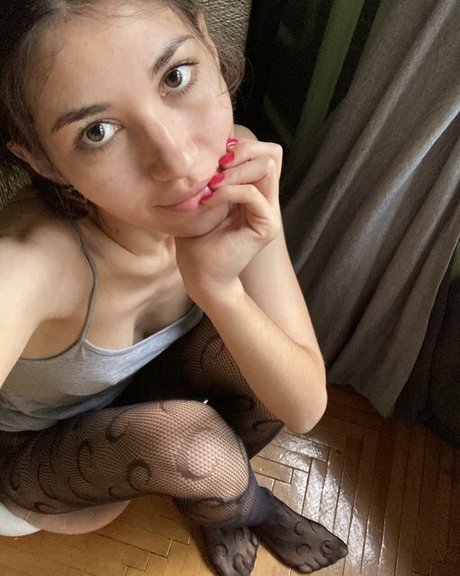 adorable dina étoile érotique archive