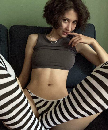 adorable dina étoile sexy galeries