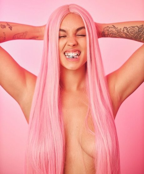 Neomi Attal modèle sympa image