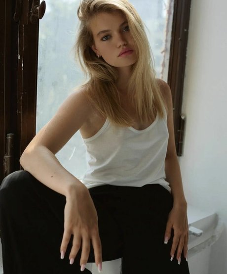 Daria Tyazkhun étoile de l'art archive