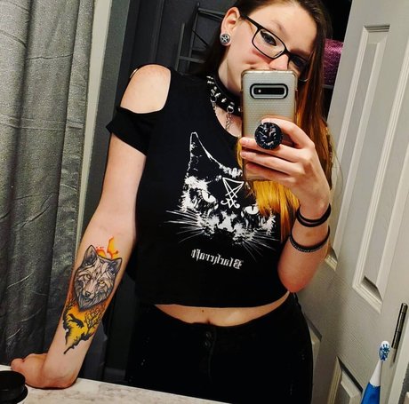 Gabby Swears haut modèle images