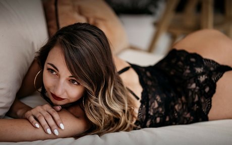 Its Hey Babe actrice érotique image