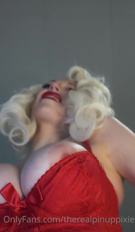 Pineup Pixie actrice pornographique collection