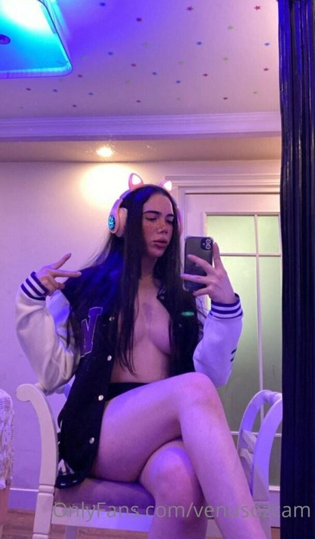 Venus Ozcam modèle artistique photo