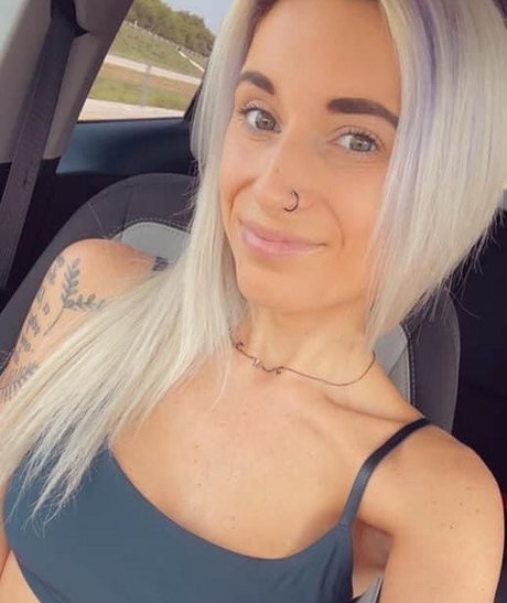 emilyrenee94 modèle nu photo