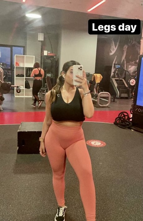 Almog Bismuth actrice de grande qualité galeries