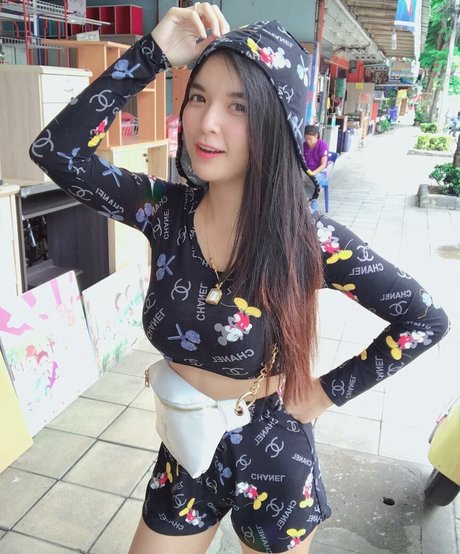 Wanvisa Yodprasart modèle nu img