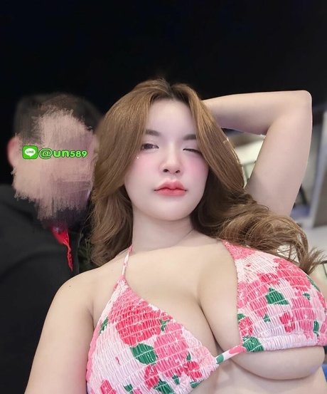 influenceur des médias sociaux onlyfans pornographique adulte des photos