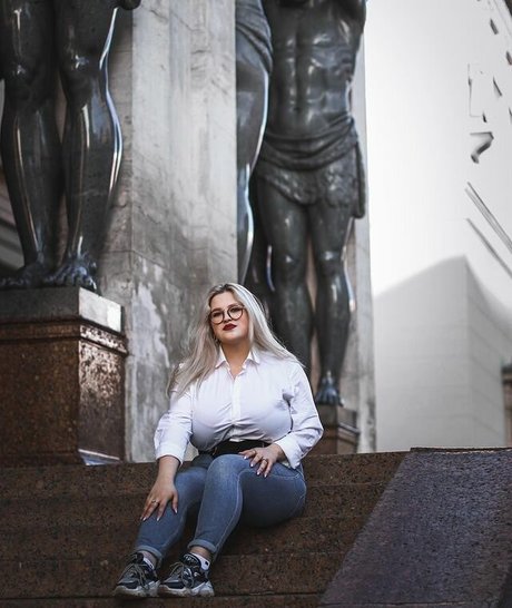 Julia Chegodar star du porno adulte galerie