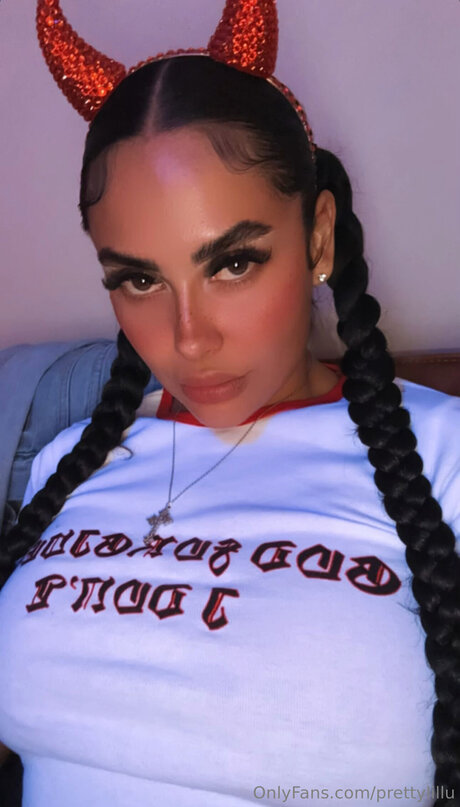 Prettylillu star du porno sympa photo