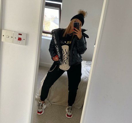 Eleanor Evans star du porno belle des photos