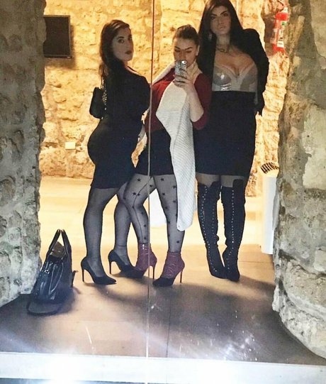 fans trans asiatiques uniquement sexy parfait des photos