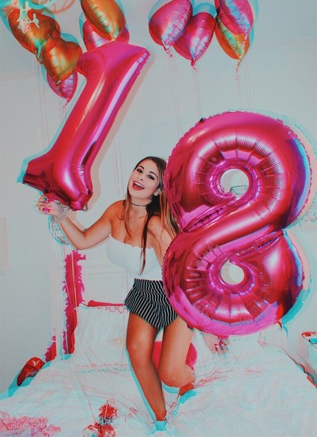 Corrina M modèle joli photo