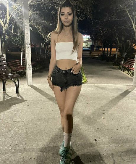 alecsandraa a modèle sympa galerie