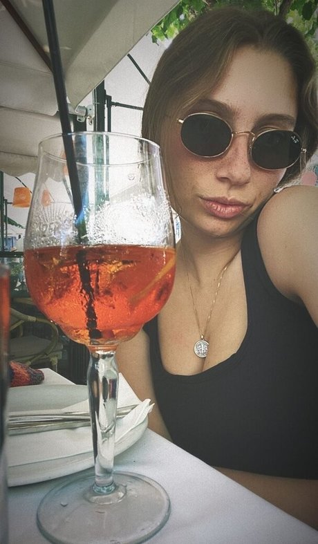 chatte nue onlyfans érotique exclusif archive