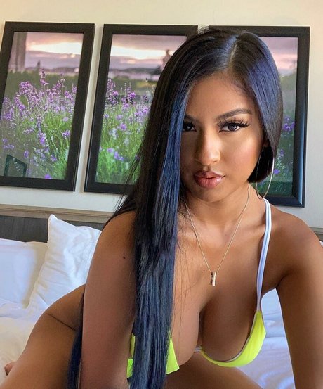 Lucero Crystal star du porno gratuite image