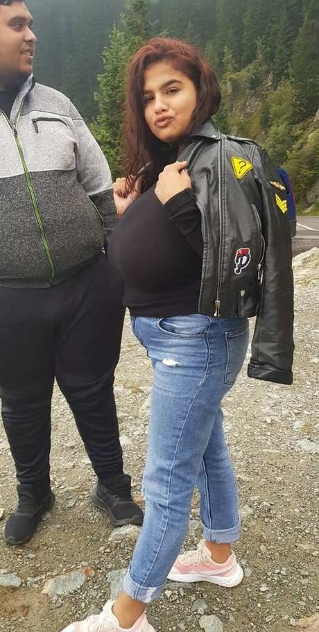 Melannia actrice artistique galerie